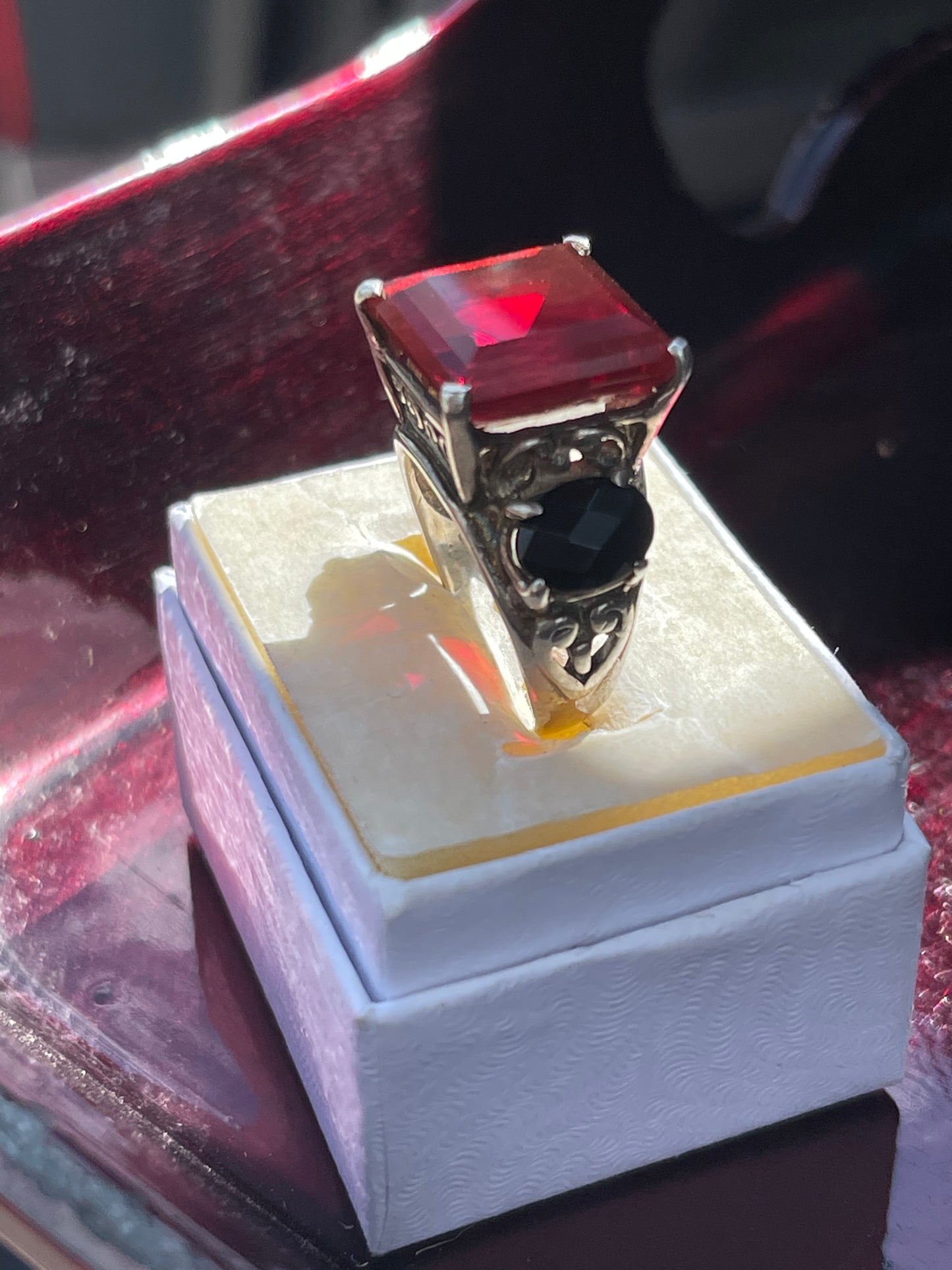 VINTAGE ANTIQUE STERLING SILVER Garnet Black Onyx Ring Size 8 lot rings jewelry