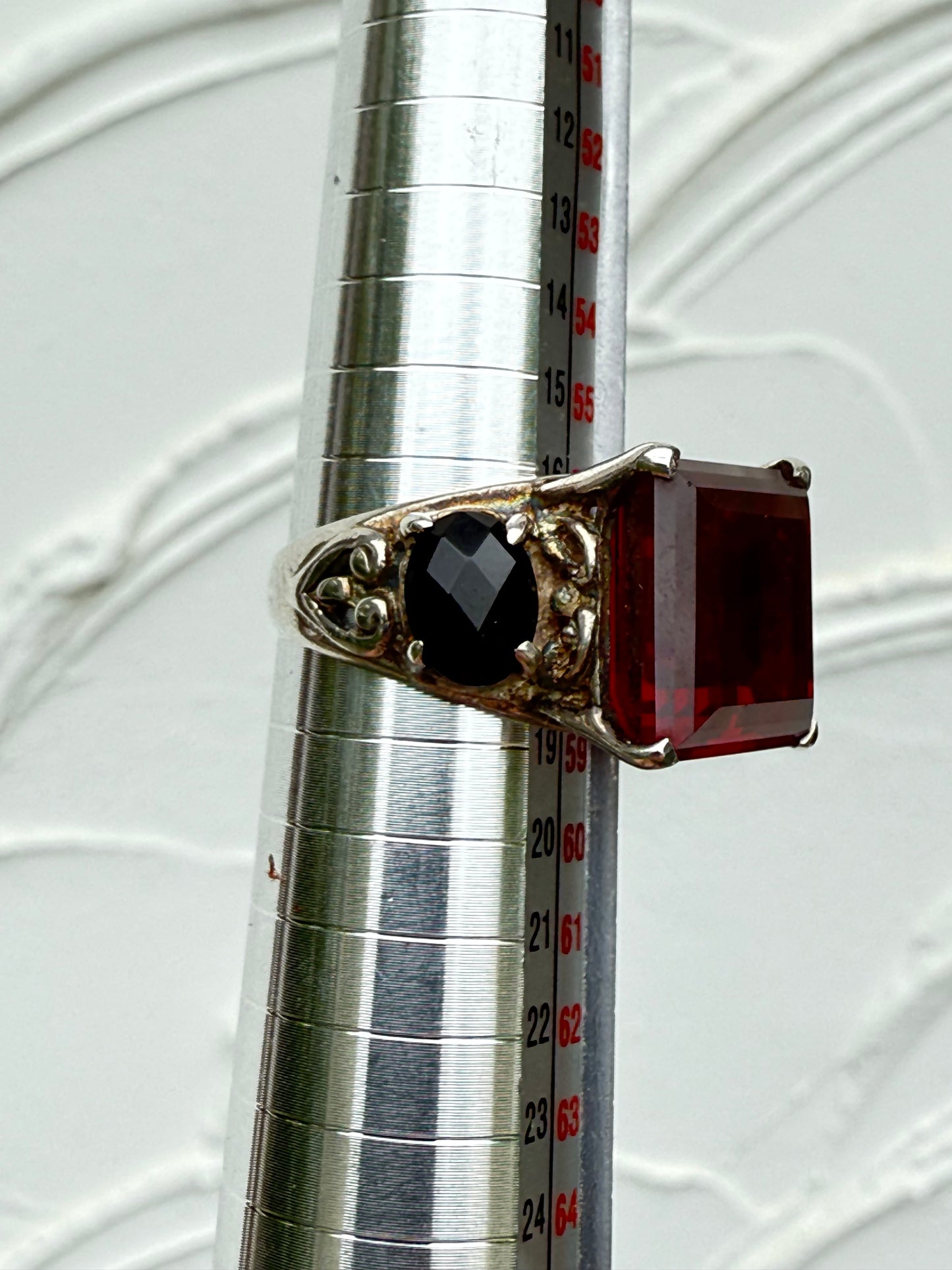 VINTAGE ANTIQUE STERLING SILVER Garnet Black Onyx Ring Size 8 lot rings jewelry