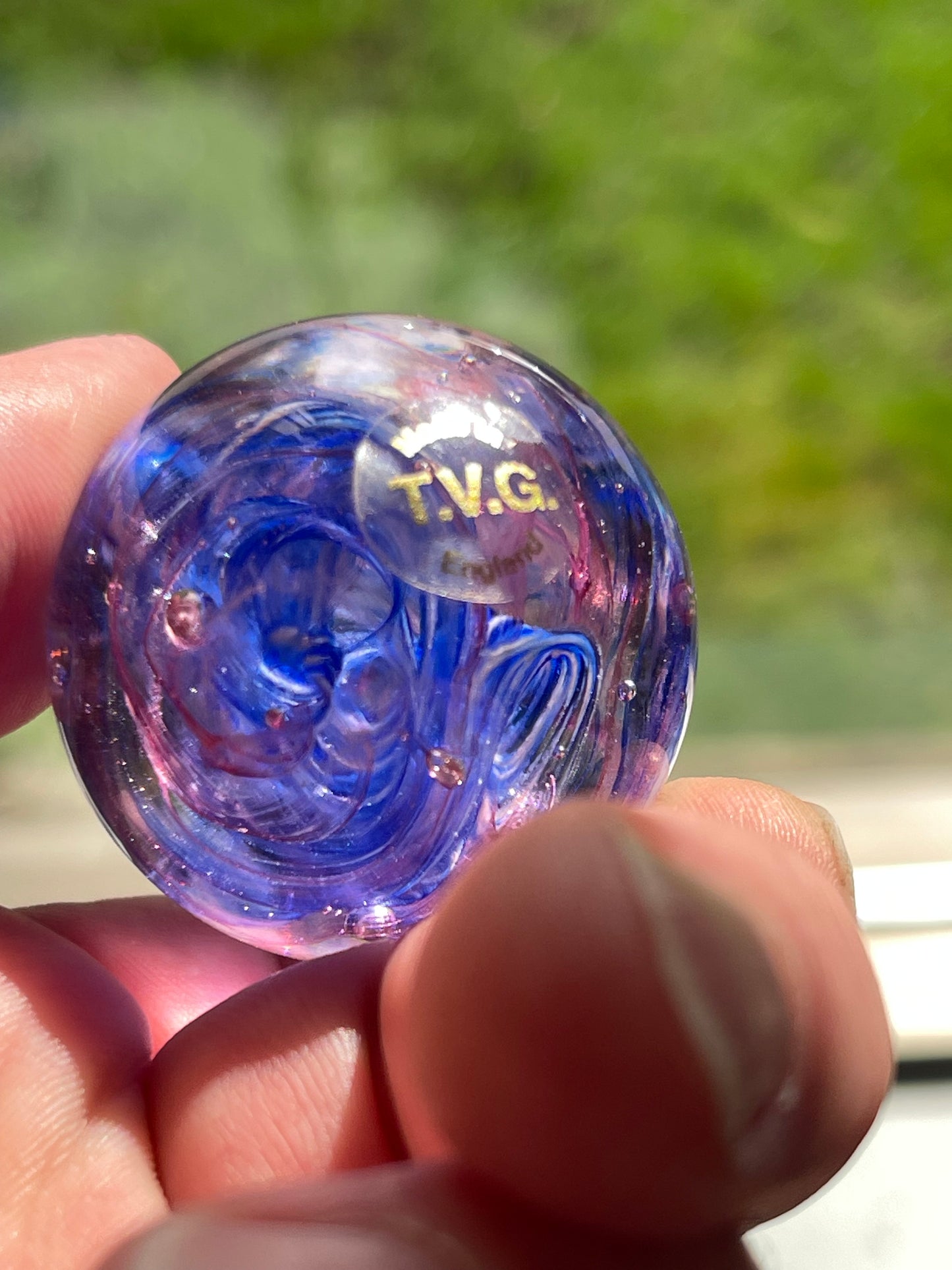 Teign Valley Art Glass Paperweight with gold plate stand TVG England 2.7" Circle