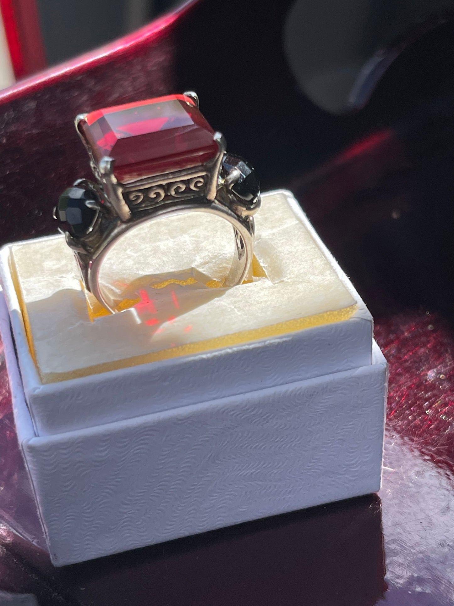 VINTAGE ANTIQUE STERLING SILVER Garnet Black Onyx Ring Size 8 lot rings jewelry