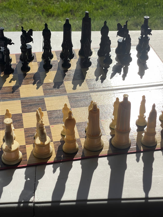 1947 CHESS SET Kingsway REPLICA of 11th CENTURY Florentine FIGURES Italian Chess